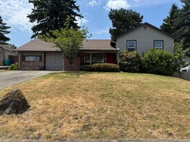 3809 NE 137th Pl in Portland, OR - Building Photo