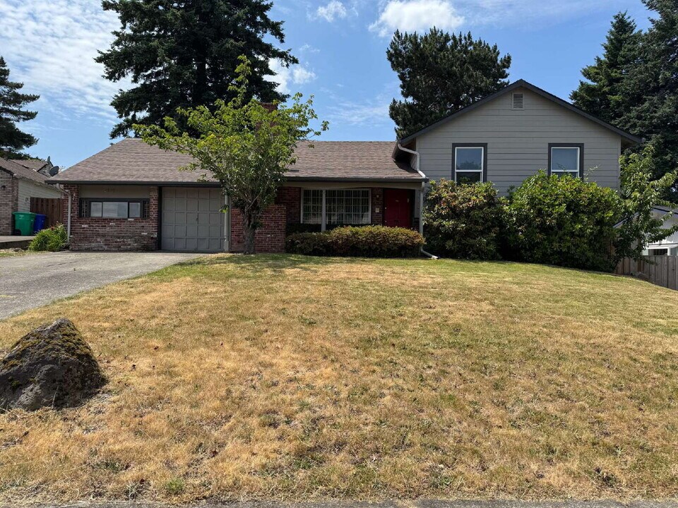 3809 NE 137th Pl in Portland, OR - Building Photo