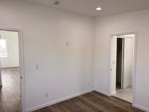 2240 Sea Breeze Dr in San Diego, CA - Building Photo - Building Photo