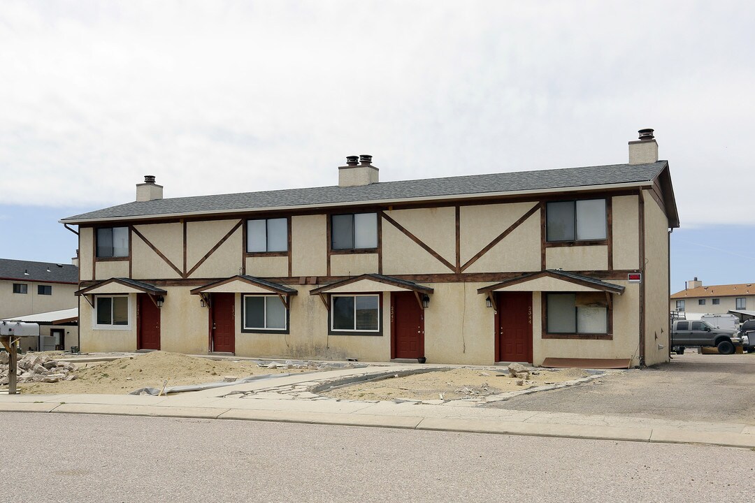 2338-2344 Washo Cir in Colorado Springs, CO - Building Photo