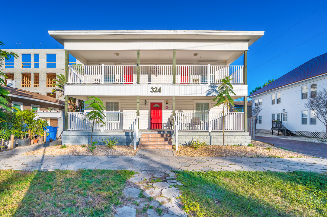 The Central Apartments in St. Petersburg, FL - Building Photo