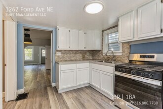 1262 Ford Ave NE in Grand Rapids, MI - Building Photo - Building Photo