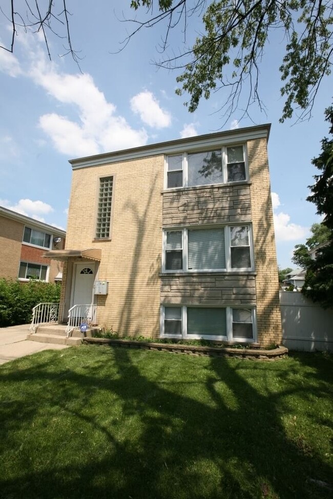 2211 N Harlem Ave, Unit 1
