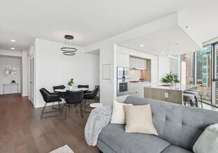 211 N Harbor Dr in Chicago, IL - Foto de edificio - Building Photo