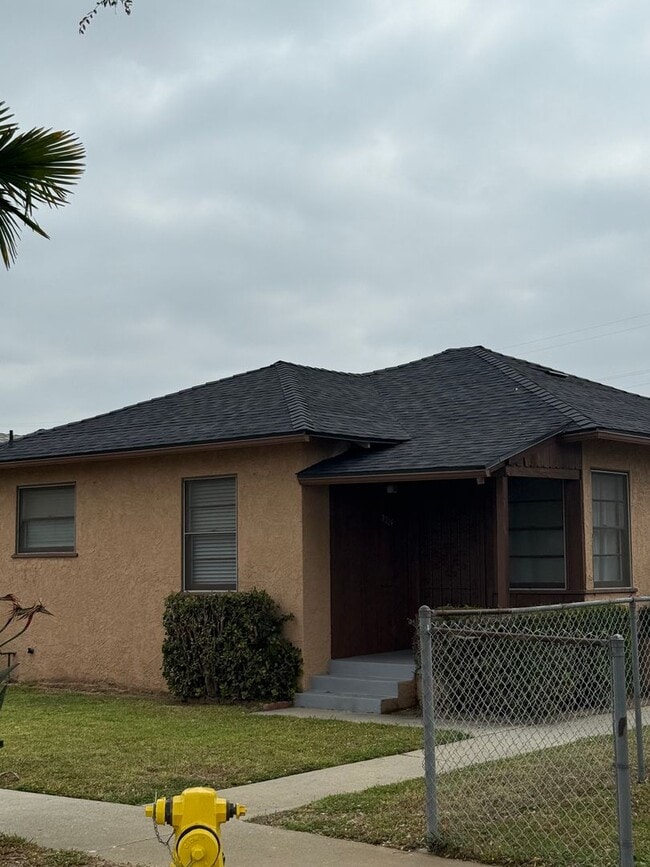 9328 S 6th Ave in Inglewood, CA - Building Photo - Building Photo