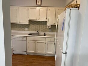 35980 Ann Arbor Trail in Livonia, MI - Building Photo - Building Photo
