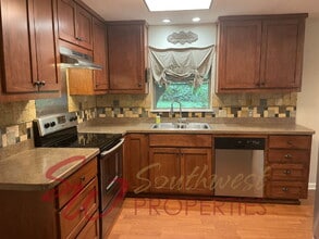 585 N Charlotte Ave in Stephenville, TX - Building Photo - Building Photo