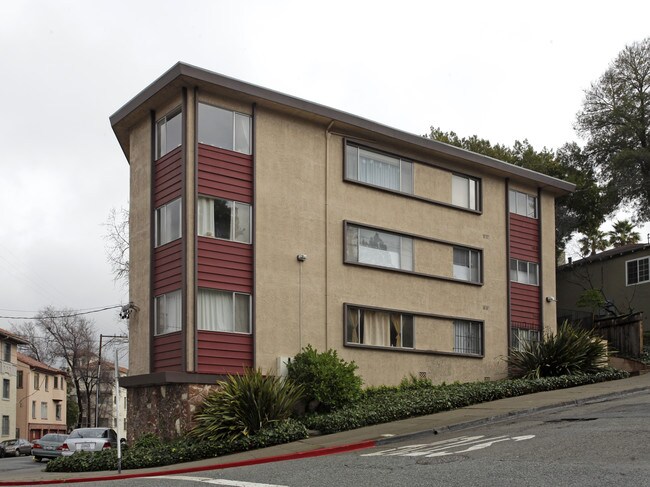 2500 Ivy Dr in Oakland, CA - Building Photo - Building Photo