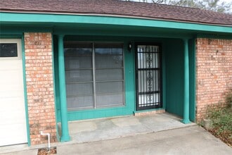 710 W 7th St in Freeport, TX - Building Photo - Building Photo