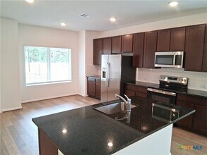 253 Villars Dr, Unit WIX-16 in Salado, TX - Building Photo - Building Photo