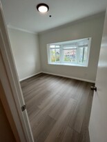 1072 Laguna Ave in Los Angeles, CA - Building Photo