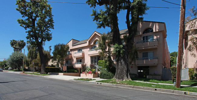 Orion Court Apartments in Sherman Oaks, CA - Foto de edificio - Building Photo