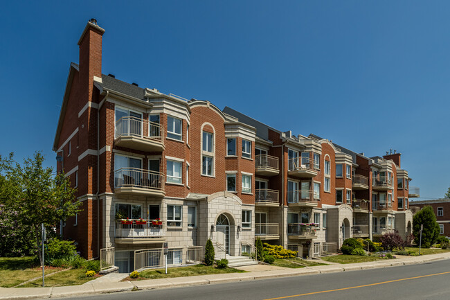 740 Saint-Joseph Boul in Montréal, QC - Building Photo - Building Photo