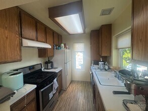 8355 Capricorn Way in San Diego, CA - Building Photo - Building Photo