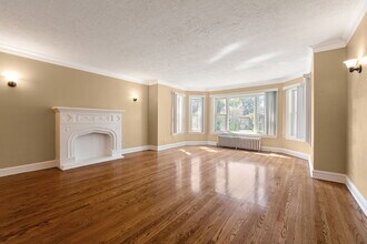 8235 S Indiana Ave in Chicago, IL - Building Photo - Building Photo