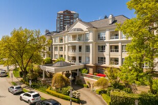 The Bristol in Vancouver, BC - Building Photo