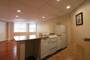 103 Longwood Ave, Unit B in Brookline, MA - Building Photo