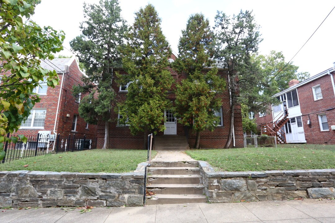 2814 O St SE in Washington, DC - Building Photo