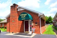 Building Photo - Village Park Apartamentos in Louisville, Kentucky