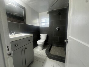 638 50th St in West Palm Beach, FL - Building Photo - Building Photo