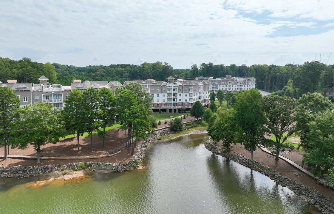 The Osprey at Lake Norman in Mooresville, NC - Foto de edificio