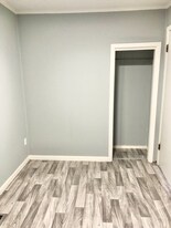 4127 Coggins in Flint, MI - Building Photo