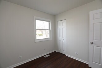 17306 Peach Grove Ln in Hazel Crest, IL - Building Photo - Building Photo