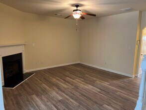 352 Beynon Ter in Suwanee, GA - Building Photo - Building Photo
