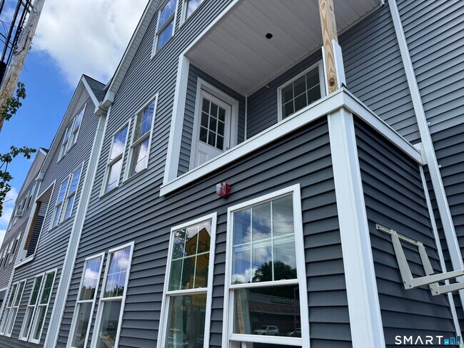 1085 Whalley Ave in New Haven, CT - Building Photo - Building Photo