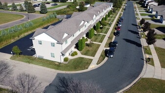 2332 Peters Dr in Eau Claire, WI - Building Photo