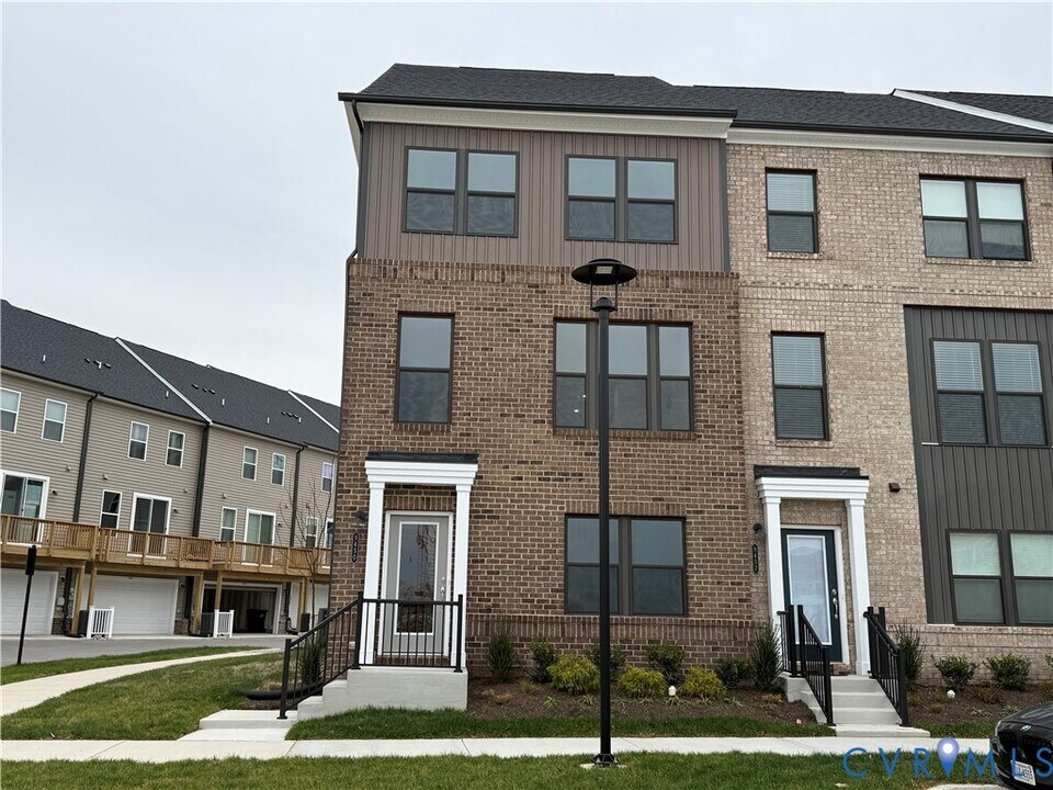 9450 Belladdie Way in Glen Allen, VA - Building Photo