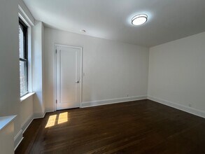 140 E 46th St in New York, NY - Building Photo - Building Photo