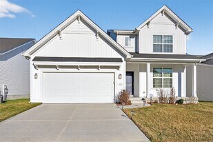 111 Maelin Dr in O'Fallon, MO - Building Photo