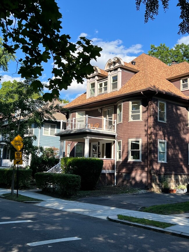 46 Russell St, Unit 1