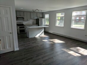 13813 Cedar Rd in South Euclid, OH - Building Photo - Building Photo
