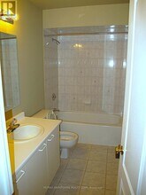 1160 Westview Terrace in Oakville, ON - Building Photo - Building Photo
