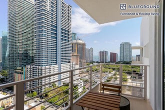 110 SW 12th St, Unit FL1-ID143 in Miami, FL - Building Photo - Building Photo