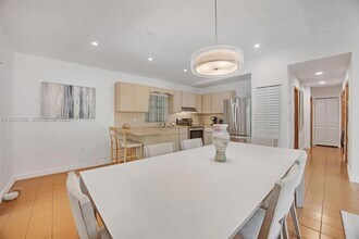 139 N Bay Harbor Dr in Key Largo, FL - Building Photo - Building Photo