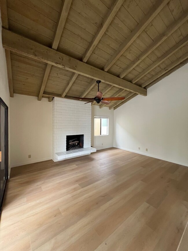 1505 E Balboa Blvd in Newport Beach, CA - Building Photo - Building Photo