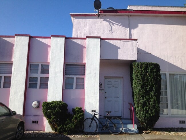 1122 Mendocino Ave, Unit 10 Crawford Ct