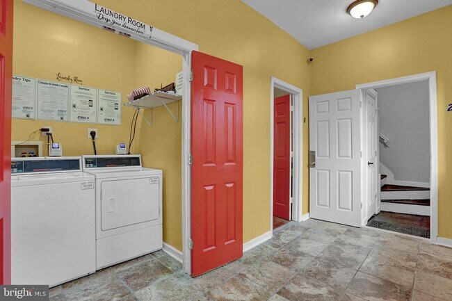 14 N Stricker St photo'