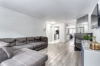 9333 Memorial Dr in Houston, TX - Building Photo - Building Photo