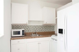 4051 N Ocean Dr, Unit 5 in Fort Lauderdale, FL - Building Photo - Building Photo