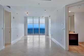 18201 Collins Ave, Unit 4008 in Sunny Isles Beach, FL - Building Photo - Building Photo