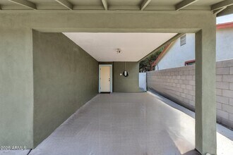 3825 E Captain Dreyfus Ave in Phoenix, AZ - Building Photo - Building Photo