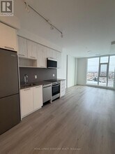 40 Lagerfeld Dr in Brampton, ON - Building Photo - Building Photo