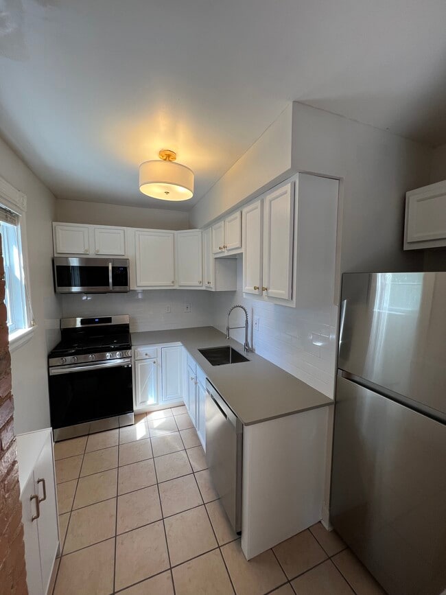 3935 Burwood Ave, Unit 2
