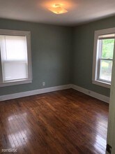 98 Van Den Noort St in Putnam, CT - Building Photo - Building Photo