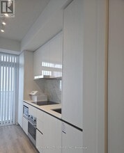 8 Interchange Wy in Vaughan, ON - Building Photo - Building Photo