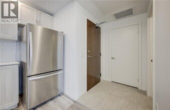 108 Garment St in Kitchener, ON - Building Photo - Building Photo